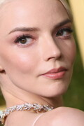 AnyaTaylorJoy_2025_GoldenGlobes_73829b33ddcb8869eb