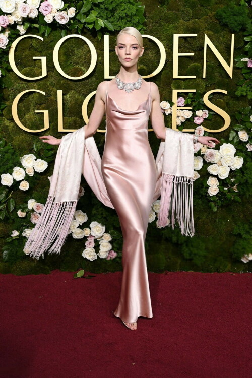 AnyaTaylorJoy_2025_GoldenGlobes_783ee17ecb901ba21.jpeg