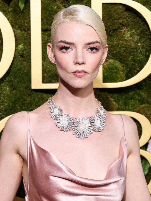 AnyaTaylorJoy_2025_GoldenGlobes_8196d05ef9f78c14ce.jpeg