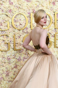 ElleFanning_2025_GoldenGlobes_122bb0803c8560bdaa