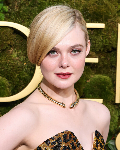 ElleFanning_2025_GoldenGlobes_144db2aa4f8f14be26.jpeg