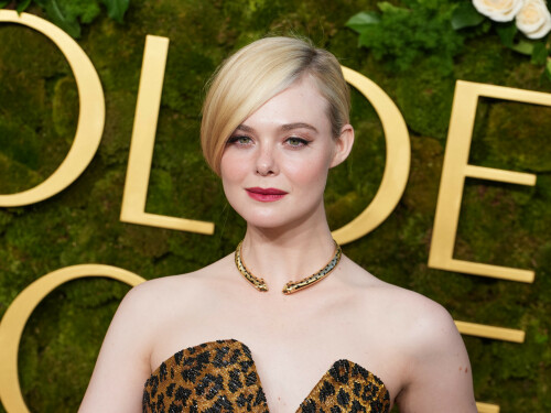 ElleFanning_2025_GoldenGlobes_33aec606794ee4ffe0.jpeg