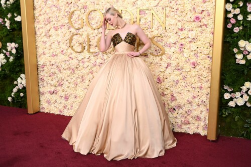 ElleFanning_2025_GoldenGlobes_438882ef8a5c2a6dde.jpeg