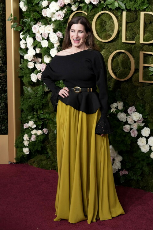 KathrynHahn_2025GoldenGlobes_20d55a0c6580f71ecb.jpeg