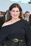 KathrynHahn_2025GoldenGlobes_28a51e2be04dc4cc35