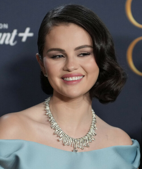 SelenaGomez_2025_GoldenGlobes_28329ffd4772b8b9a8.jpeg