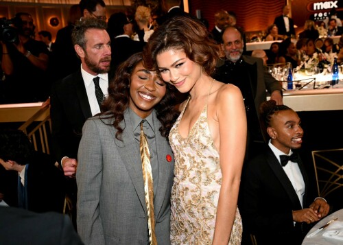 Zendaya_2025_GoldenGlobes_14ea51f5690557174c