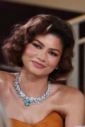 Zendaya_2025_GoldenGlobes_403f5fcfbd356a577a