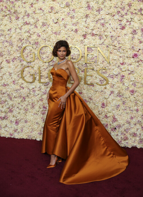 Zendaya_2025_GoldenGlobes_8645207f304575e15e