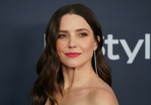 SophiaBush_Golden_Globes_2020_2509bef2dc032c9f5a.jpeg