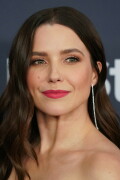 SophiaBush_Golden_Globes_2020_2509bef2dc032c9f5a