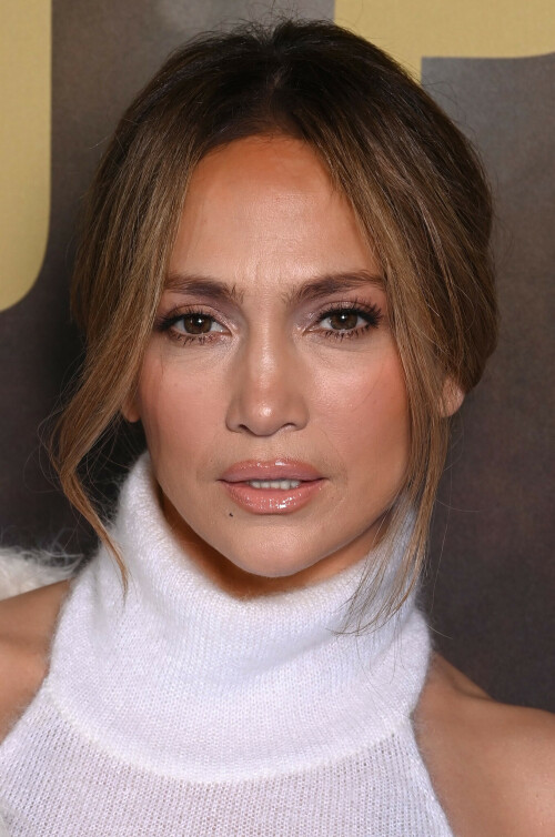 JLo_UnstoppableUK_Nov52024_484b673f9453944293.jpeg