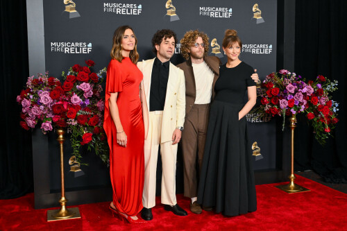 MandyMoore_2025GRAMMYAwards_12fb776d0f19e19488.jpeg