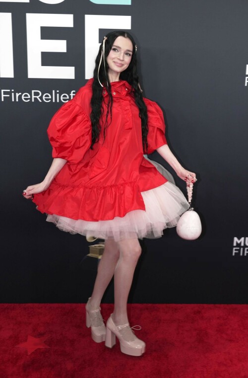 Poppy_2025GrammyAwards_8eab296f20c83f3e2.jpeg