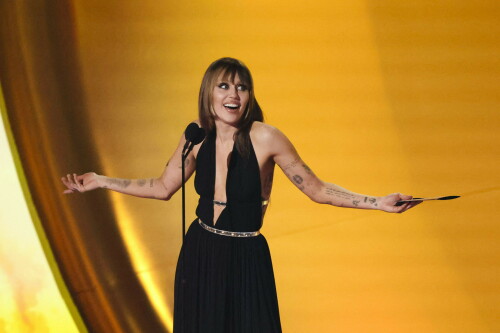 MileyCyrus_2025GrammyAwards_7027d93ed12de60e93.jpeg