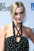 AshleeSimpson_FijiWater_Sept82012_060a5c0b496203e5e5
