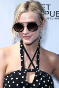 AshleeSimpson_FijiWater_Sept82012_08477a994fe654433f