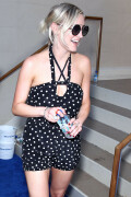 AshleeSimpson_FijiWater_Sept82012_09d41863f43b47b9b0