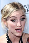 AshleeSimpson_FijiWater_Sept82012_31c1f3406a6c34ae11