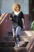 JenniferLopez_Shades_Set_May192017_265b174b164684fd78