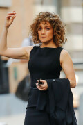 JenniferLopez_Shades_Set_May192017_29ba2d702d7af397da