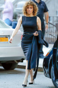 JenniferLopez_Shades_Set_May192017_320509910addf7ae30
