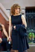 JenniferLopez_Shades_Set_May192017_400bf6c3cb715ea4d4