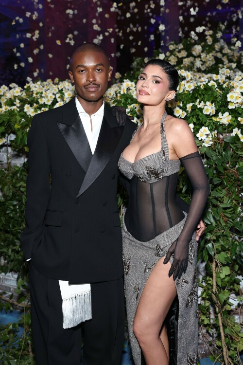 KylieJenner_MetGala2025_HQPics.Space_105502375349d6ce72a.jpeg