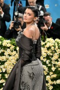 KylieJenner_MetGala2025_HQPics.Space_108b7238b9a7d94d9f6