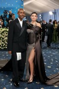 KylieJenner_MetGala2025_HQPics.Space_116eb6c04140d09ac51