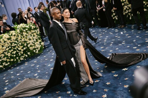 KylieJenner_MetGala2025_HQPics.Space_1212aec2cd0c3255499.jpeg