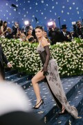 KylieJenner_MetGala2025_HQPics.Space_122736abc58f0d9f31d