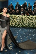 KylieJenner_MetGala2025_HQPics.Space_129f24894433b3ef7c5