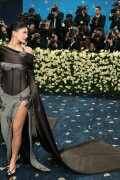 KylieJenner_MetGala2025_HQPics.Space_133d3ceeab76f651cbc