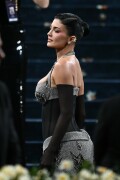 KylieJenner_MetGala2025_HQPics.Space_138c9e19d18c550a3c