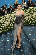 KylieJenner_MetGala2025_HQPics.Space_14774cf2a208f41b5d7