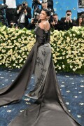 KylieJenner_MetGala2025_HQPics.Space_1524a9f1d2d729af43f