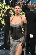 KylieJenner_MetGala2025_HQPics.Space_15556b0ca82d7bbbf0e