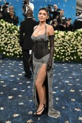 KylieJenner_MetGala2025_HQPics.Space_16247011ea5e8baaa14