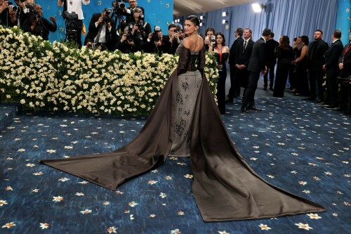 KylieJenner_MetGala2025_HQPics.Space_16610034f006659c3f0.jpeg