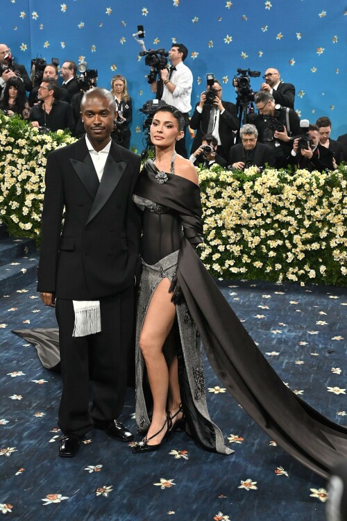 KylieJenner_MetGala2025_HQPics.Space_1690274bf7afbc321db.jpeg