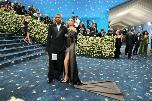 KylieJenner_MetGala2025_HQPics.Space_1749f68ce9d80b5e619.jpeg