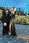 KylieJenner_MetGala2025_HQPics.Space_1749f68ce9d80b5e619