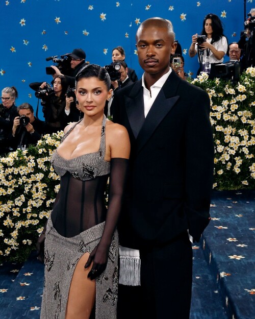 KylieJenner_MetGala2025_HQPics.Space_1753e12d5c1f20e5bc8.jpeg