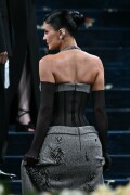 KylieJenner_MetGala2025_HQPics.Space_17ad51b2c664afbd3d