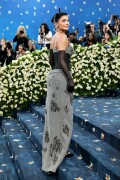 KylieJenner_MetGala2025_HQPics.Space_1805b62b9e4bc5e662b
