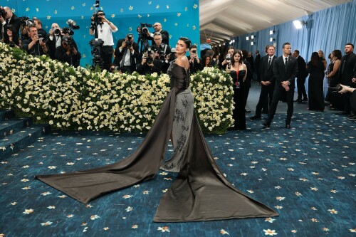KylieJenner_MetGala2025_HQPics.Space_186b102f30bc7533862.jpeg
