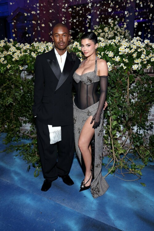 KylieJenner_MetGala2025_HQPics.Space_1894ec4eaf8c879c274.jpeg