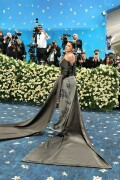 KylieJenner_MetGala2025_HQPics.Space_190c988a6a497c44916