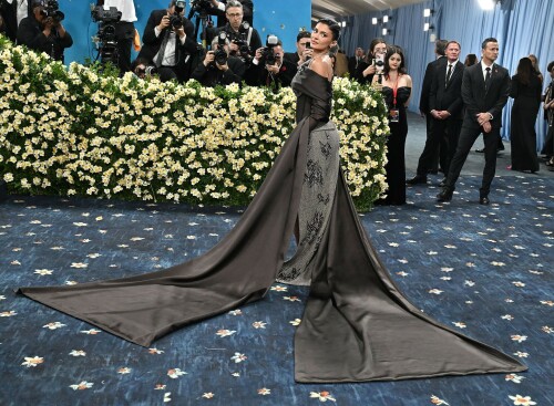 KylieJenner_MetGala2025_HQPics.Space_205af576e8d44481a43.jpeg